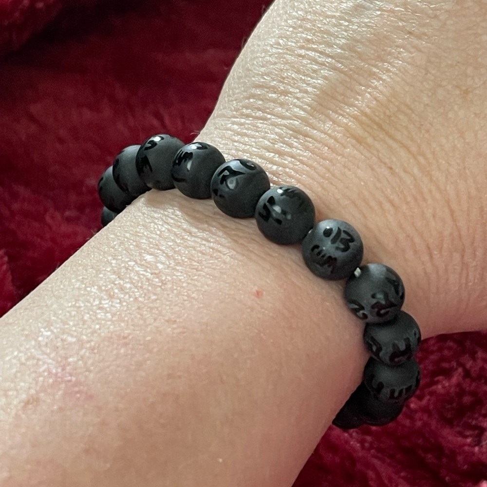 Carved black carnelian bracelet - Picture 7 of 7